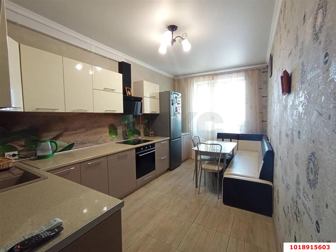 Фото №1: 1-комнатная квартира 40&nbsp;м², 8/22&nbsp;эт. - Краснодар, Карасунский внутригородской округ, Хлопчато-бумажный Комбинат, мкр. жилой комплекс Фамилия, ул. Старокубанская, 124
