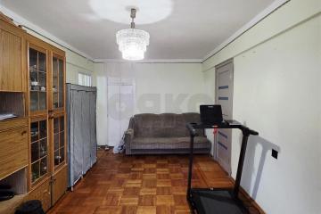 Фото №1: 3-комнатная квартира 51 м², 5/5 эт. - Краснодар, мкр. Гидростроителей, ул. имени Дмитрия Благоева, 2