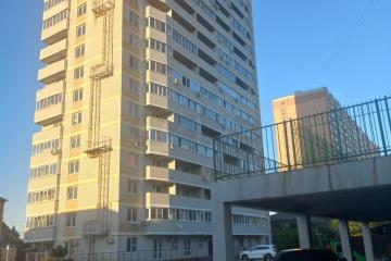 Фото №1: 2-комнатная квартира 70&nbsp;м², 12/20&nbsp;эт. - Краснодар, мкр. Центральный, ул. Фабричная, 4