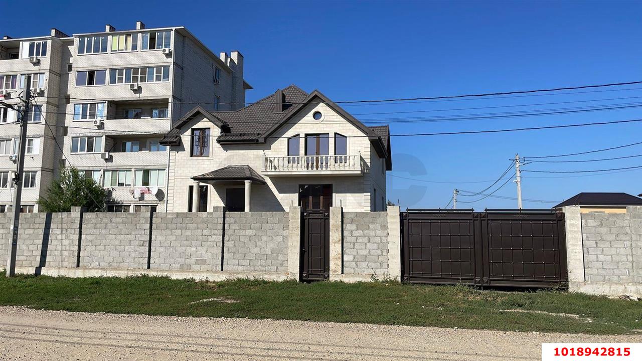Фото №2: Дом 323&nbsp;м² + 9.34&nbsp;сот., 2&nbsp;эт. - Краснодар, Прикубанский внутригородской округ, Калинино, мкр. Завод Радиоизмерительных Приборов, пер. 3-й Кадетский, 1