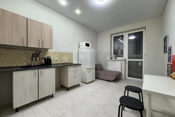 Фото №1: 1-комнатная квартира 37 м², 2/19 эт. - Краснодар, мкр. имени Петра Метальникова, ул. Тополиная, 40/1к1