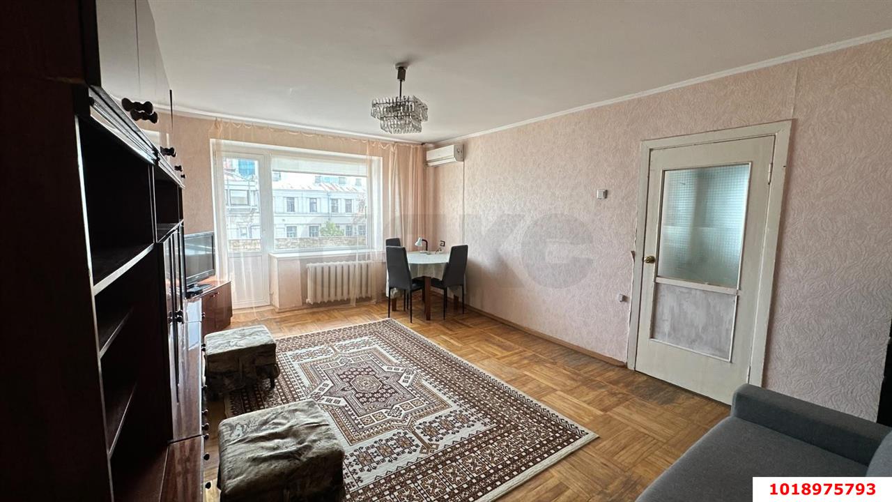 Фото №2: 3-комнатная квартира 65&nbsp;м², 1/9&nbsp;эт. - Краснодар, Западный внутригородской округ, мкр. Центральный, ул. Гоголя, 64