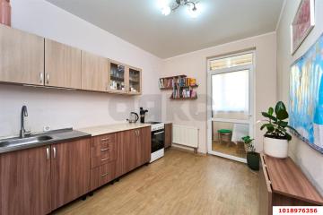 Фото №1: 1-комнатная квартира 38&nbsp;м², 1/16&nbsp;эт. - Краснодар, мкр. Солнечный, ул. имени Симиренко, 45