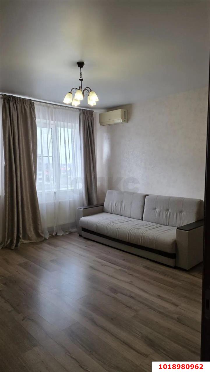 Фото №1: 1-комнатная квартира 43&nbsp;м², 9/12&nbsp;эт. - Краснодар, Прикубанский внутригородской округ, Фестивальный, мкр. Отделение № 1 совхоза Солнечный, ул. Ковалёва, 5
