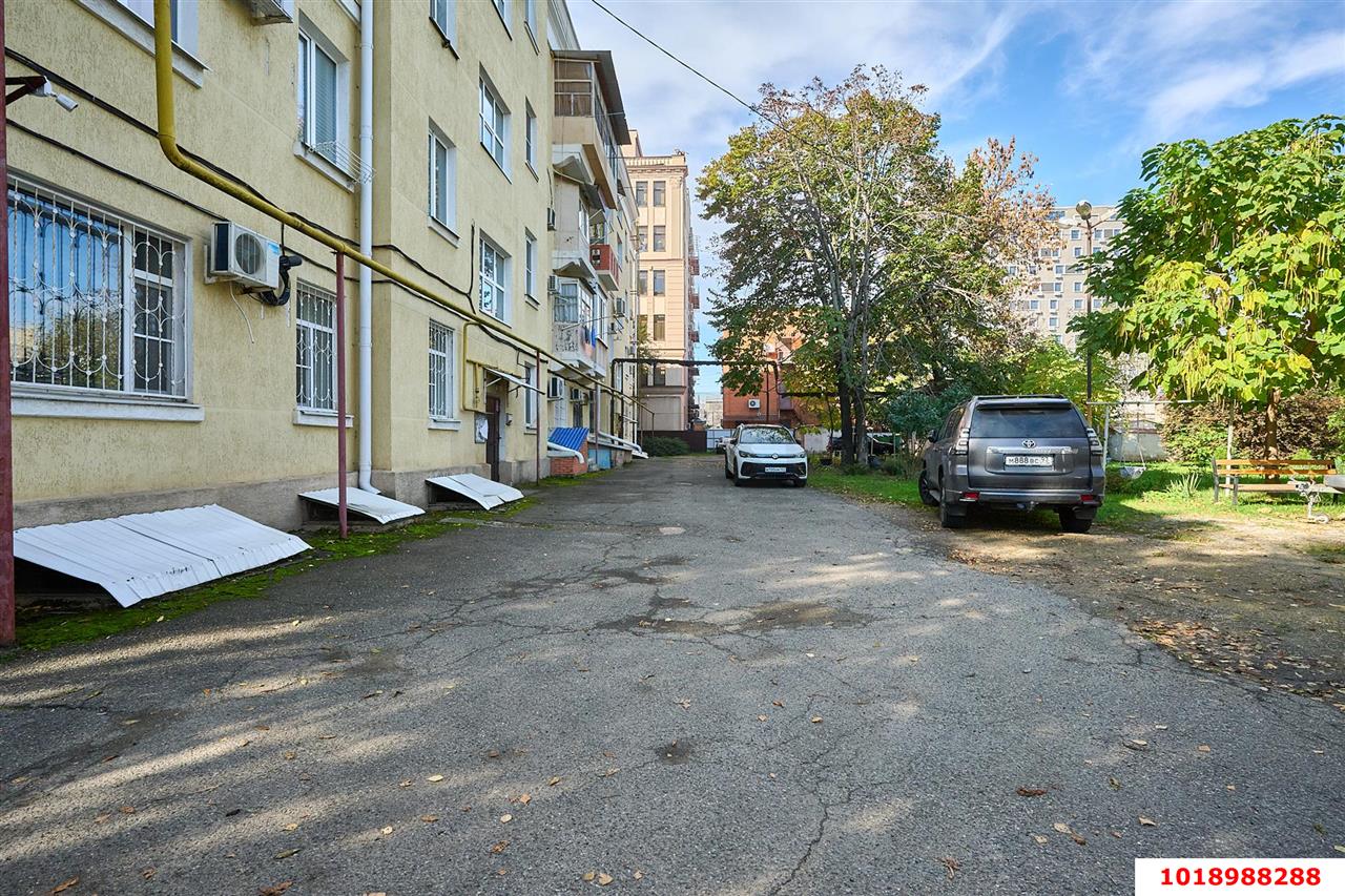 Фото №11: 3-комнатная квартира 85&nbsp;м², 2/4&nbsp;эт. - Краснодар, Центральный внутригородской округ, мкр. Центральный, ул. Северная, 305