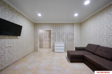 Фото №1: 2-комнатная квартира 70 м², 1/19 эт. - Краснодар, мкр. Фестивальный, пр-д Дальний, 9к1