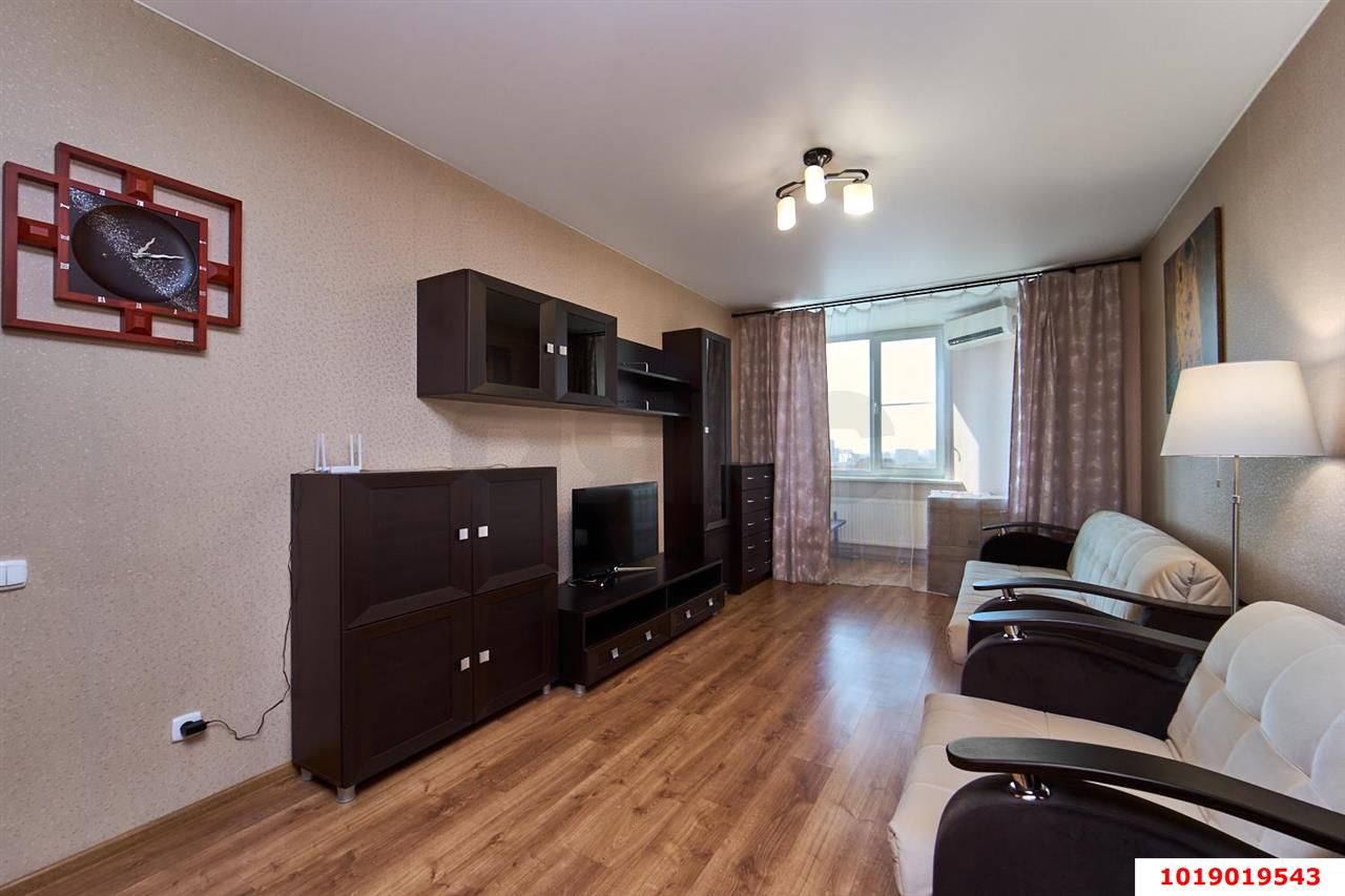 Фото №1: 2-комнатная квартира 70&nbsp;м², 17/18&nbsp;эт. - Краснодар, Прикубанский внутригородской округ, мкр. 9-й километр, пр-д Репина, 5
