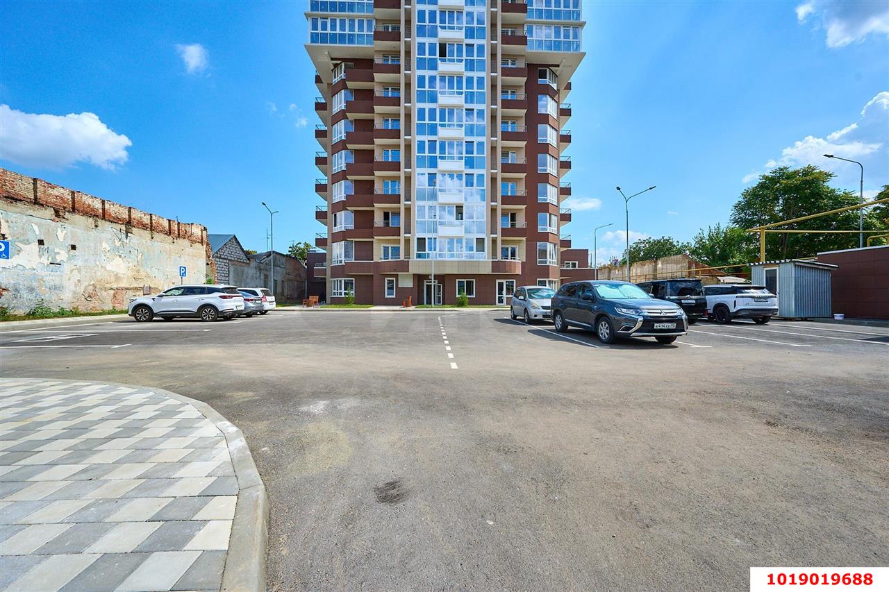 Фото №2: 2-комнатная квартира 78&nbsp;м², 14/18&nbsp;эт. - Краснодар, Центральный внутригородской округ, мкр. Центральный, ул. Митрофана Седина, 131