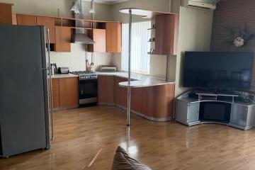 Фото №1: 3-комнатная квартира 61 м², 6/9 эт. - Краснодар, мкр. Центральный, ул. Кубанская Набережная, 100