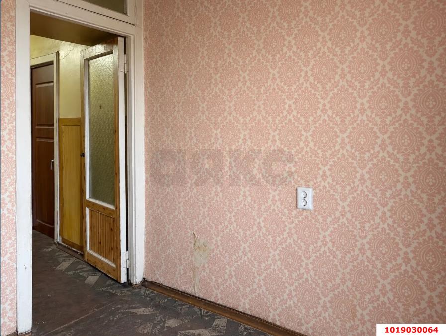 Фото №8: 3-комнатная квартира 60&nbsp;м², 4/5&nbsp;эт. - Краснодар, Центральный внутригородской округ, Покровка, мкр. Центральный, ул. Щорса, 49