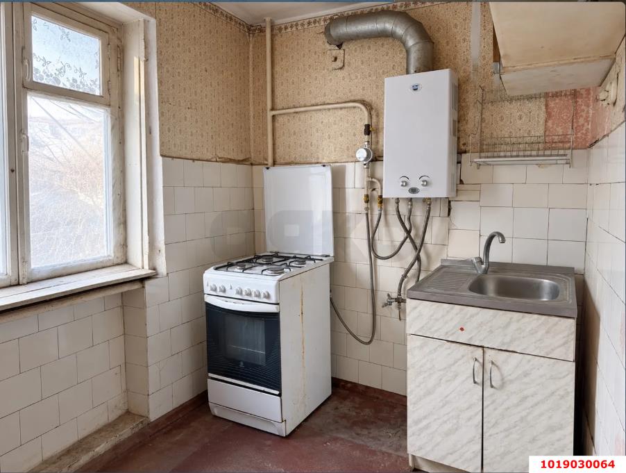 Фото №3: 3-комнатная квартира 60&nbsp;м², 4/5&nbsp;эт. - Краснодар, Центральный внутригородской округ, Покровка, мкр. Центральный, ул. Щорса, 49