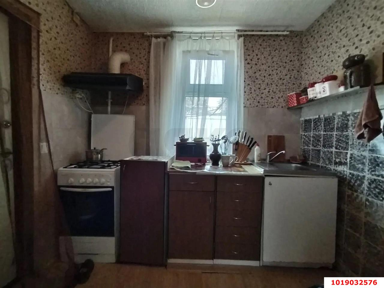 Фото №4: 3-комнатная квартира 44&nbsp;м², 1/1&nbsp;эт. - Краснодар, Центральный внутригородской округ, мкр. Центральный, ул. Базовская, 50
