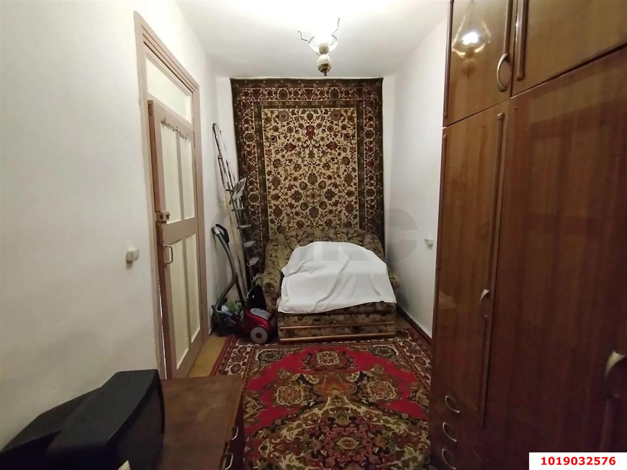 Фото №7: 3-комнатная квартира 44&nbsp;м², 1/1&nbsp;эт. - Краснодар, Центральный внутригородской округ, мкр. Центральный, ул. Базовская, 50
