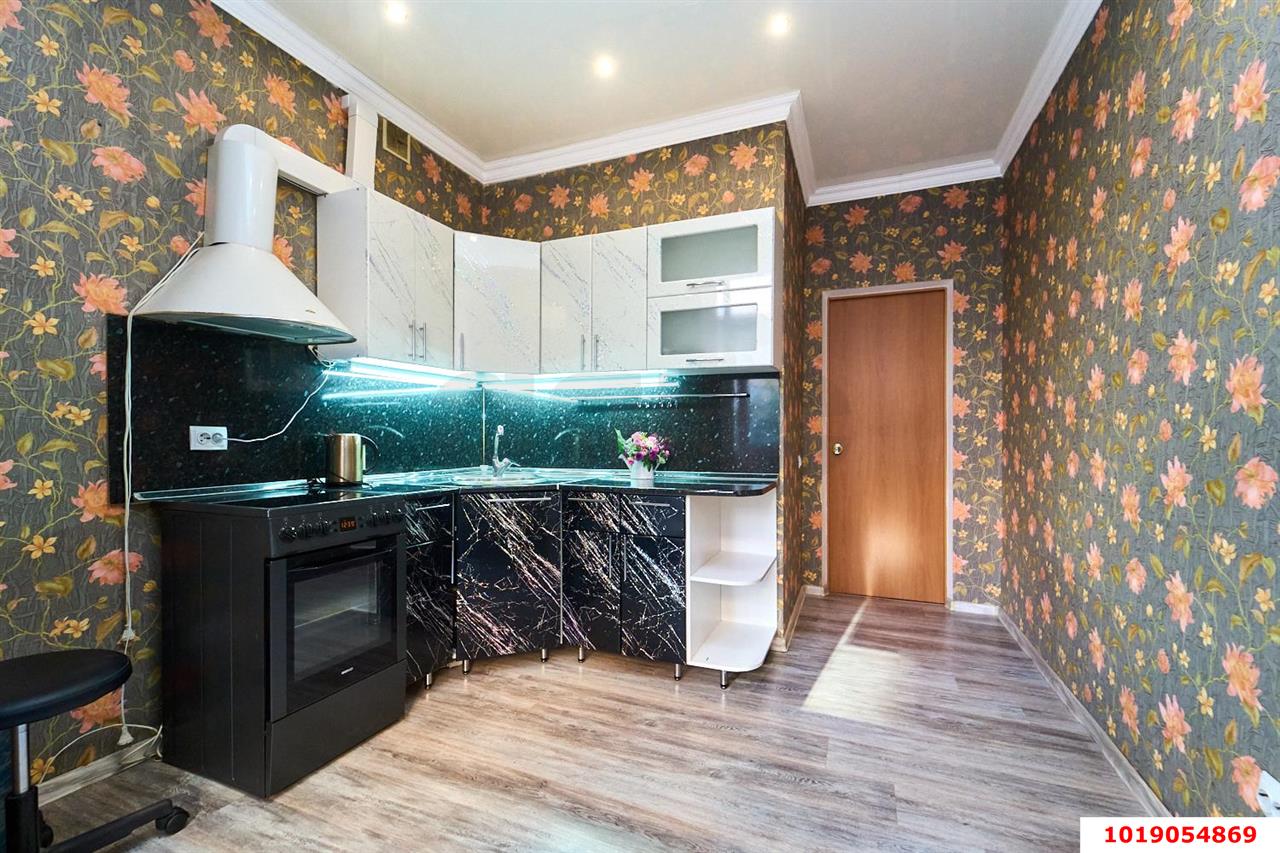 Фото №4: 1-комнатная квартира 46&nbsp;м², 2/6&nbsp;эт. - Краснодар, Прикубанский внутригородской округ, ЖК Лучезарный, мкр. Музыкальный, ул. имени Сергея Есенина, 129/8