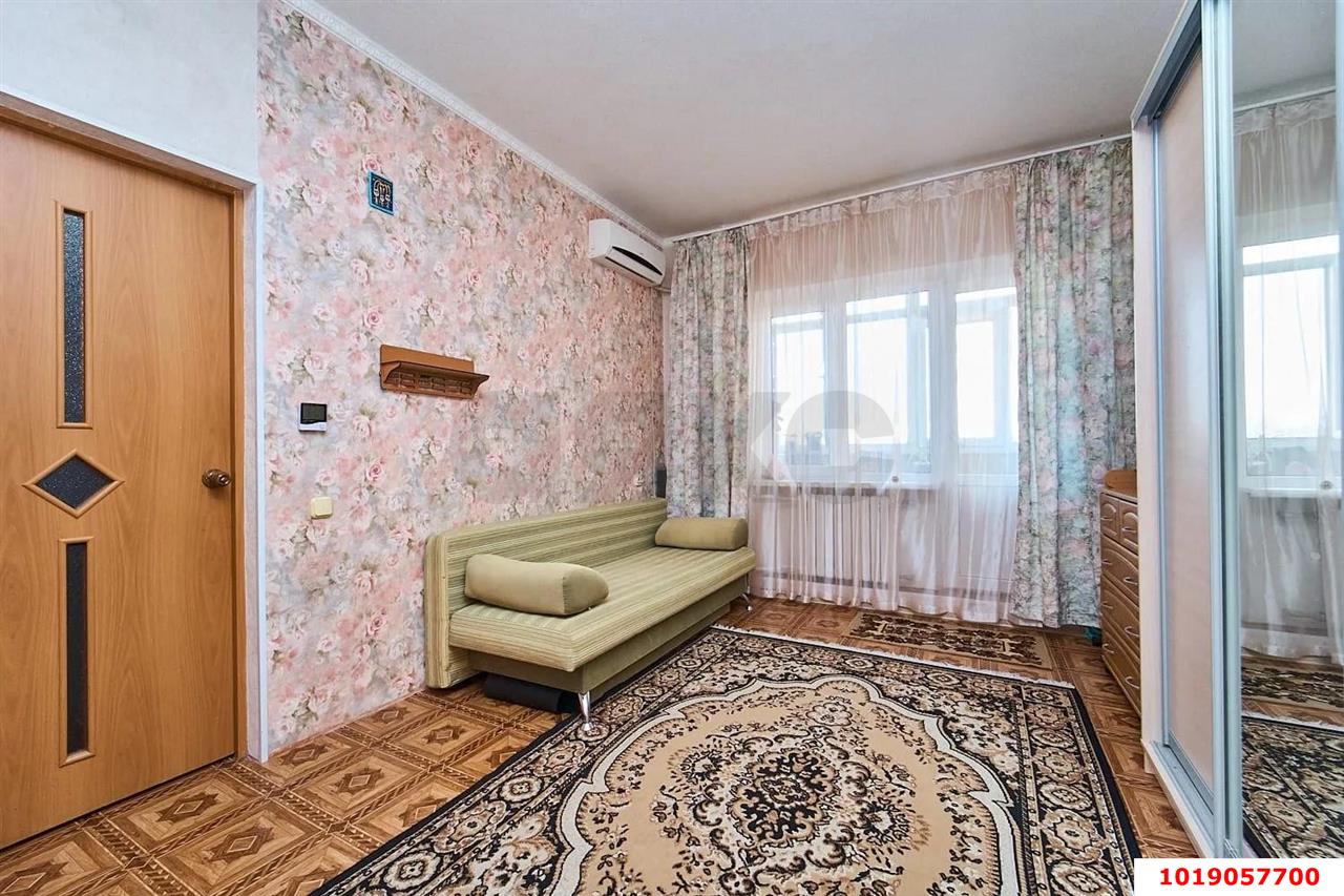 Фото №3: 1-комнатная квартира 37&nbsp;м², 3/4&nbsp;эт. - Краснодар, Центральный внутригородской округ, мкр. Центральный, ул. Чапаева, 131