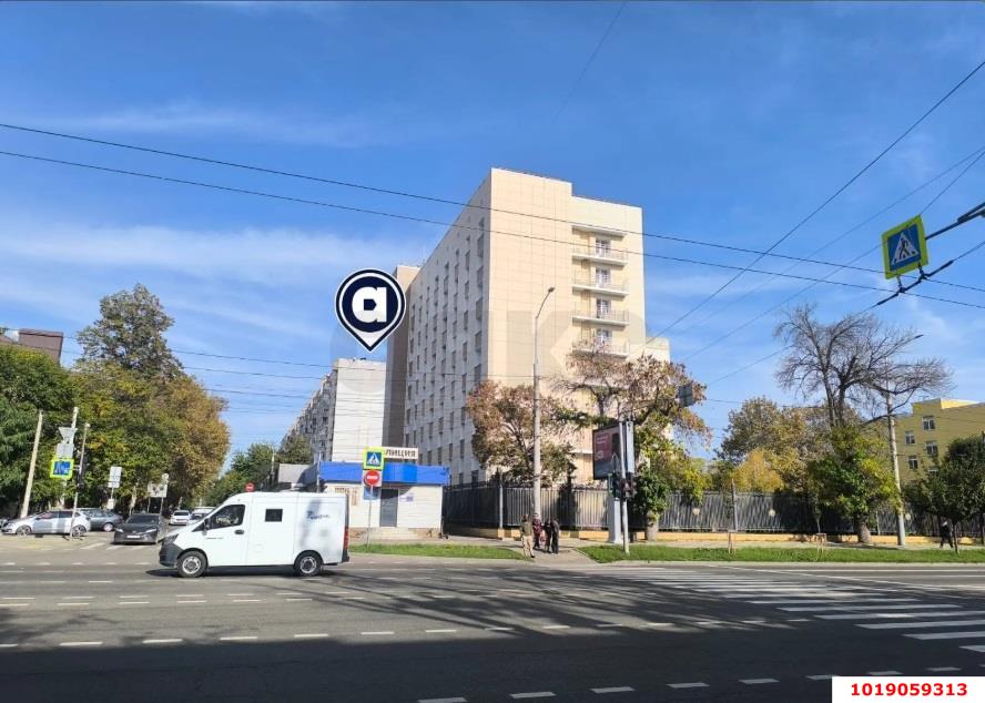 Фото №1: Торговое помещение 236&nbsp;м², 13&nbsp;эт. - Краснодар, Западный внутригородской округ, мкр. Центральный, ул. Севастопольская, 2/2
