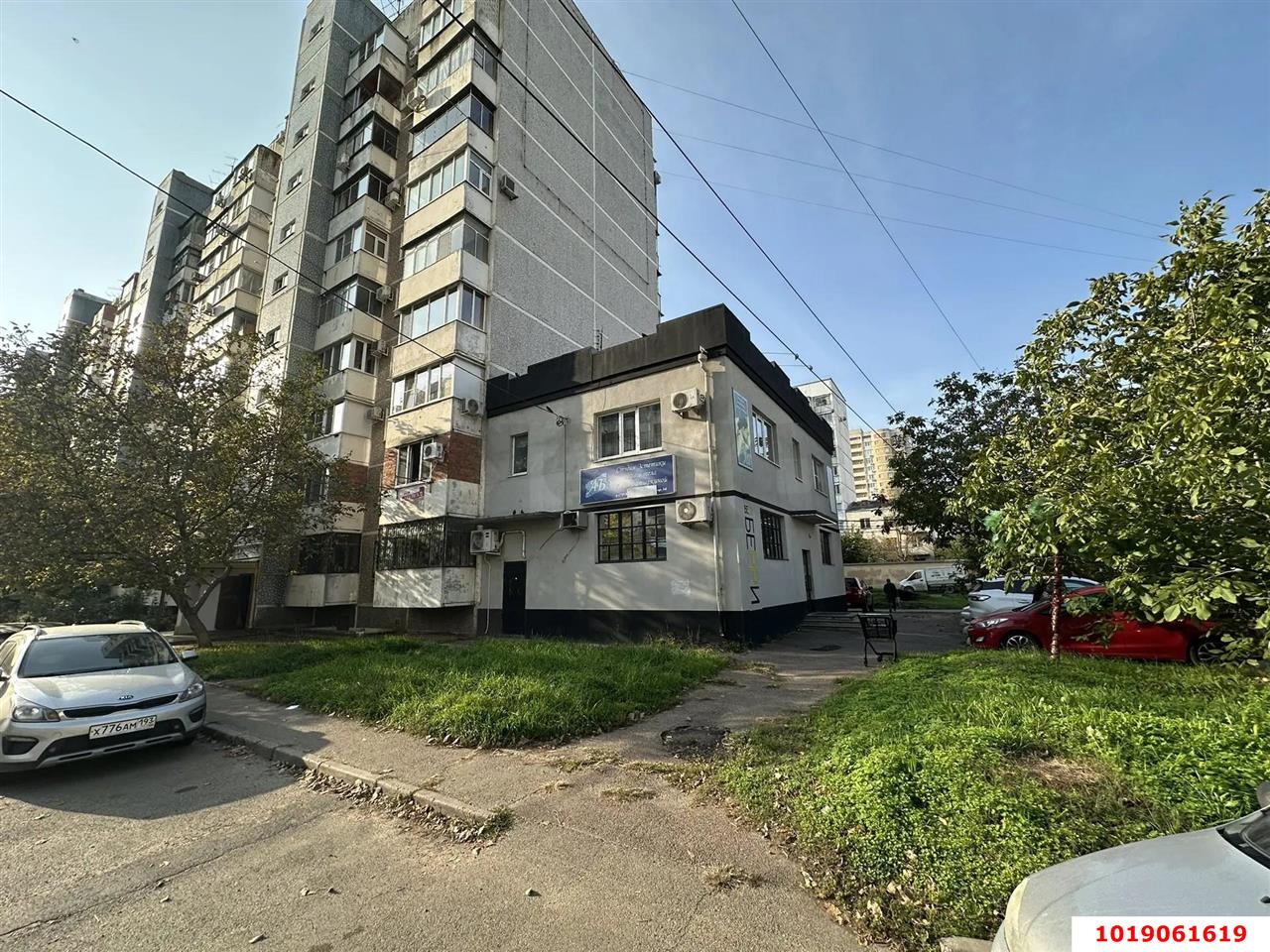 Фото №1: Офисное помещение 80&nbsp;м², 2/2&nbsp;эт. - Краснодар, Западный внутригородской округ, мкр. Юбилейный, ул. Рождественская набережная, 33