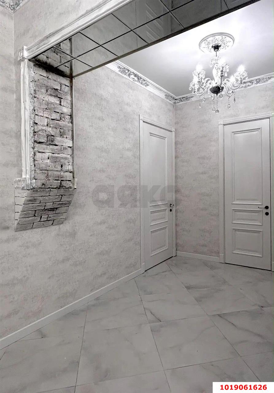 Фото №8: 2-комнатная квартира 73&nbsp;м², 5/5&nbsp;эт. - Краснодар, Западный внутригородской округ, мкр. Центральный, ул. Чапаева, 83
