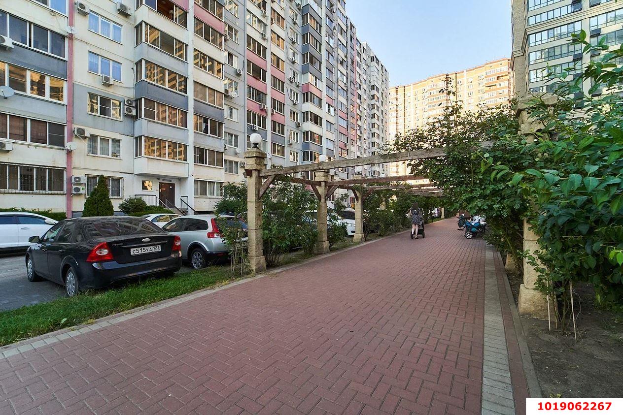 Фото №2: 2-комнатная квартира 60&nbsp;м², 12/16&nbsp;эт. - Краснодар, Западный внутригородской округ, мкр. Фестивальный, пр-д Дальний, 3