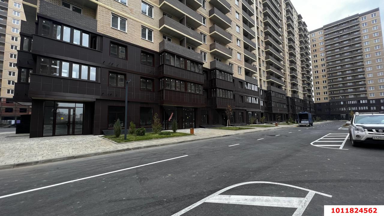 Фото №7: Торговое помещение 45&nbsp;м², 1/16&nbsp;эт. - Краснодар, Прикубанский внутригородской округ, мкр. жилой комплекс Ракурс, ул. имени Героя Ростовского