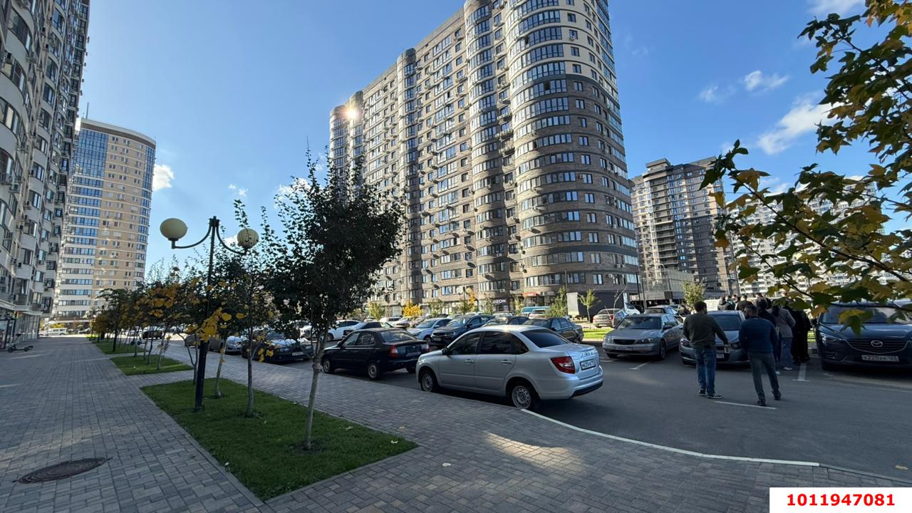 Фото №8: Торговое помещение 89&nbsp;м², 1/16&nbsp;эт. - Краснодар, Прикубанский внутригородской округ, Россинского, мкр. жилой комплекс Атлант, ул. Адмирала Крузенштерна, 6/3