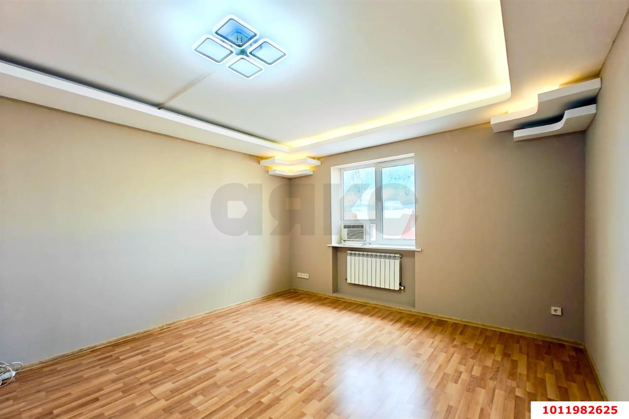 Фото №14: Отдельное здание 375&nbsp;м², 1/3&nbsp;эт. - Краснодар, Прикубанский внутригородской округ, мкр. Музыкальный, ул. имени Сергея Есенина