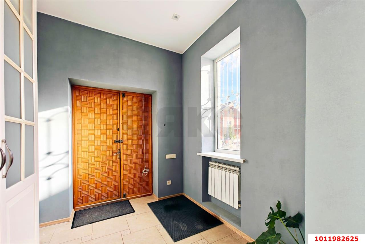 Фото №8: Отдельное здание 375&nbsp;м², 1/3&nbsp;эт. - Краснодар, Прикубанский внутригородской округ, мкр. Музыкальный, ул. имени Сергея Есенина