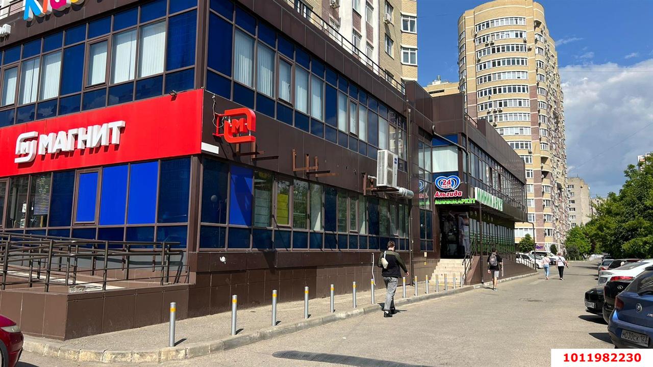 Фото №4: Торговое помещение 229&nbsp;м², 1/2&nbsp;эт. - Краснодар, Прикубанский внутригородской округ, 40 лет Победы, мкр. жилой комплекс Симфония, ул. Российская, 72/1к1
