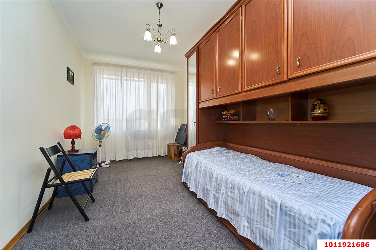 Фото №8: 4-комнатная квартира 150&nbsp;м², 2/3&nbsp;эт. - Краснодар, Западный внутригородской округ, мкр. Центральный, ул. Фрунзе, 64