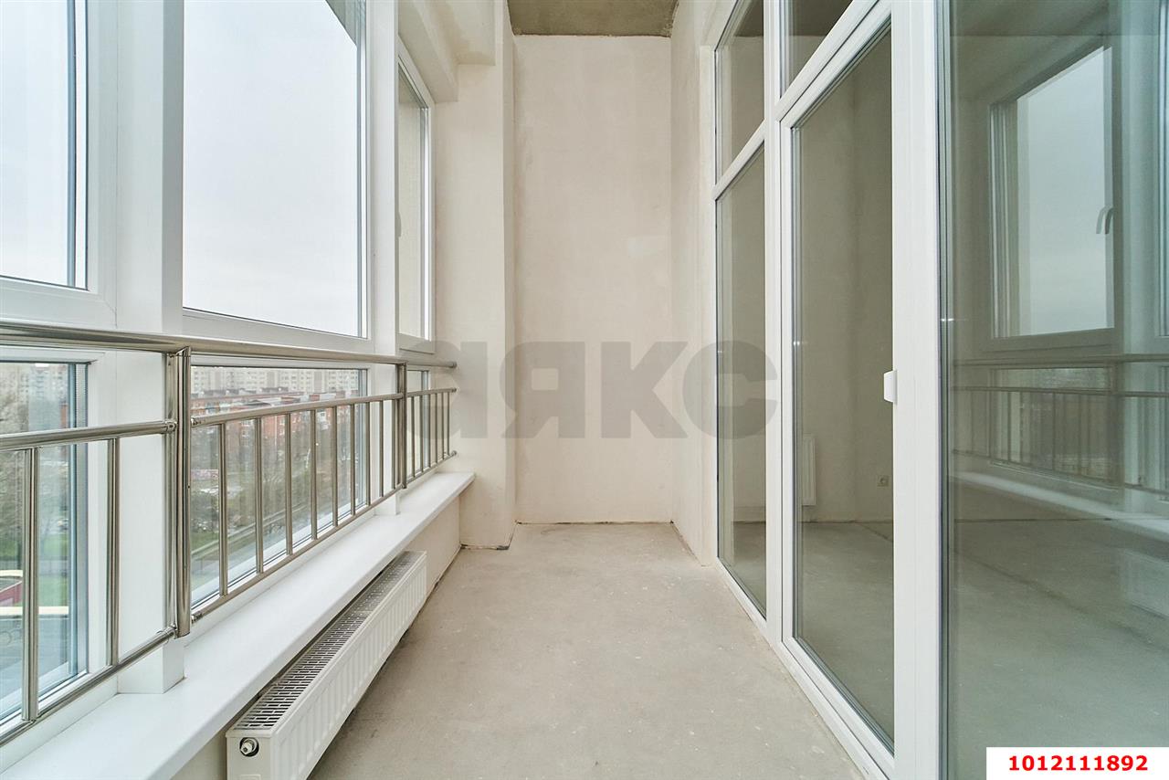 Фото №6: 2-комнатная квартира 70&nbsp;м², 5/15&nbsp;эт. - Краснодар, Прикубанский внутригородской округ, мкр. Завод Измерительных Приборов, ул. Московская, 40