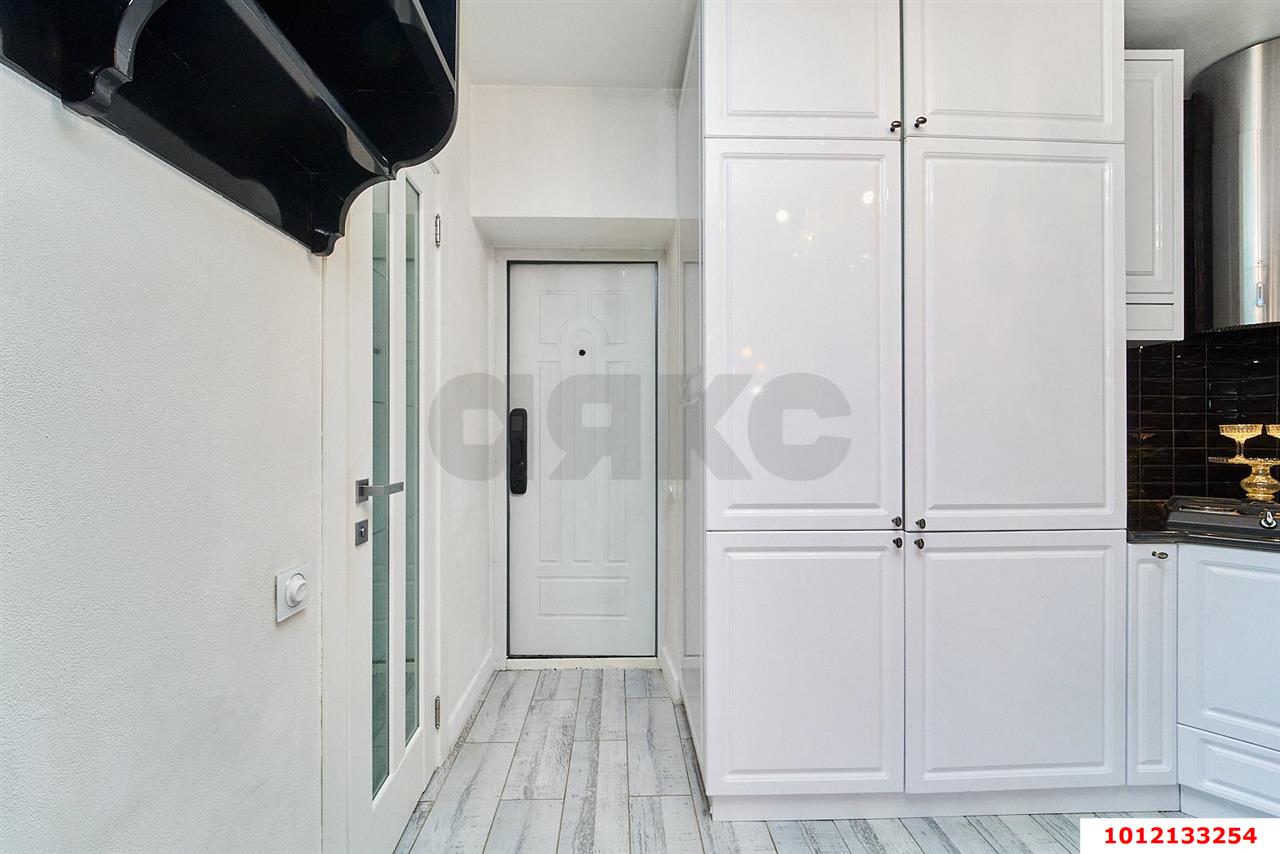 Фото №13: 2-комнатная квартира 37&nbsp;м², 1/2&nbsp;эт. - Краснодар, Западный внутригородской округ, мкр. Сельскохозяйственный Институт, ул. Каляева, 43
