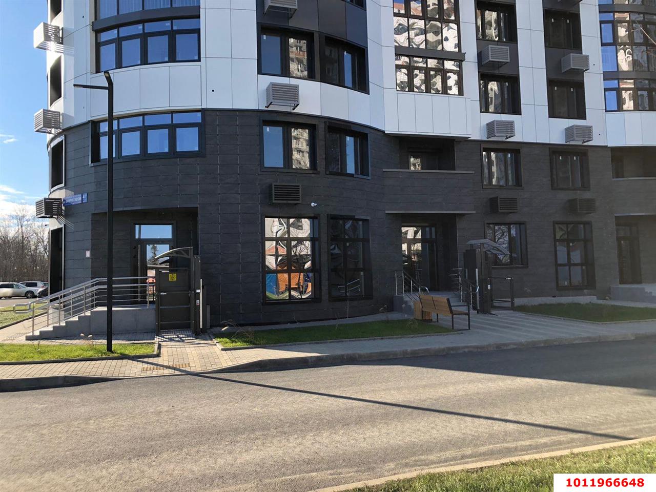 Фото №6: Торговое помещение 40&nbsp;м², 1/16&nbsp;эт. - Краснодар, Карасунский внутригородской округ, мкр. жилой комплекс Фреш, ул. имени Валерия Гассия, 4/7к2