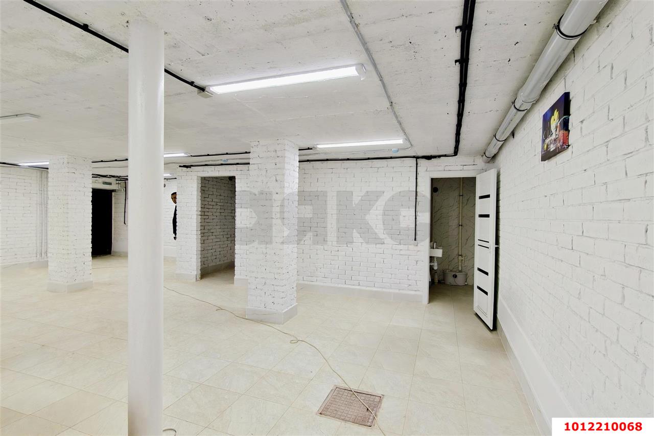 Фото №5: Офисное помещение 65&nbsp;м², 3/3&nbsp;эт. - Краснодар, Центральный внутригородской округ, мкр. Табачная Фабрика, ул. МОПР, 22