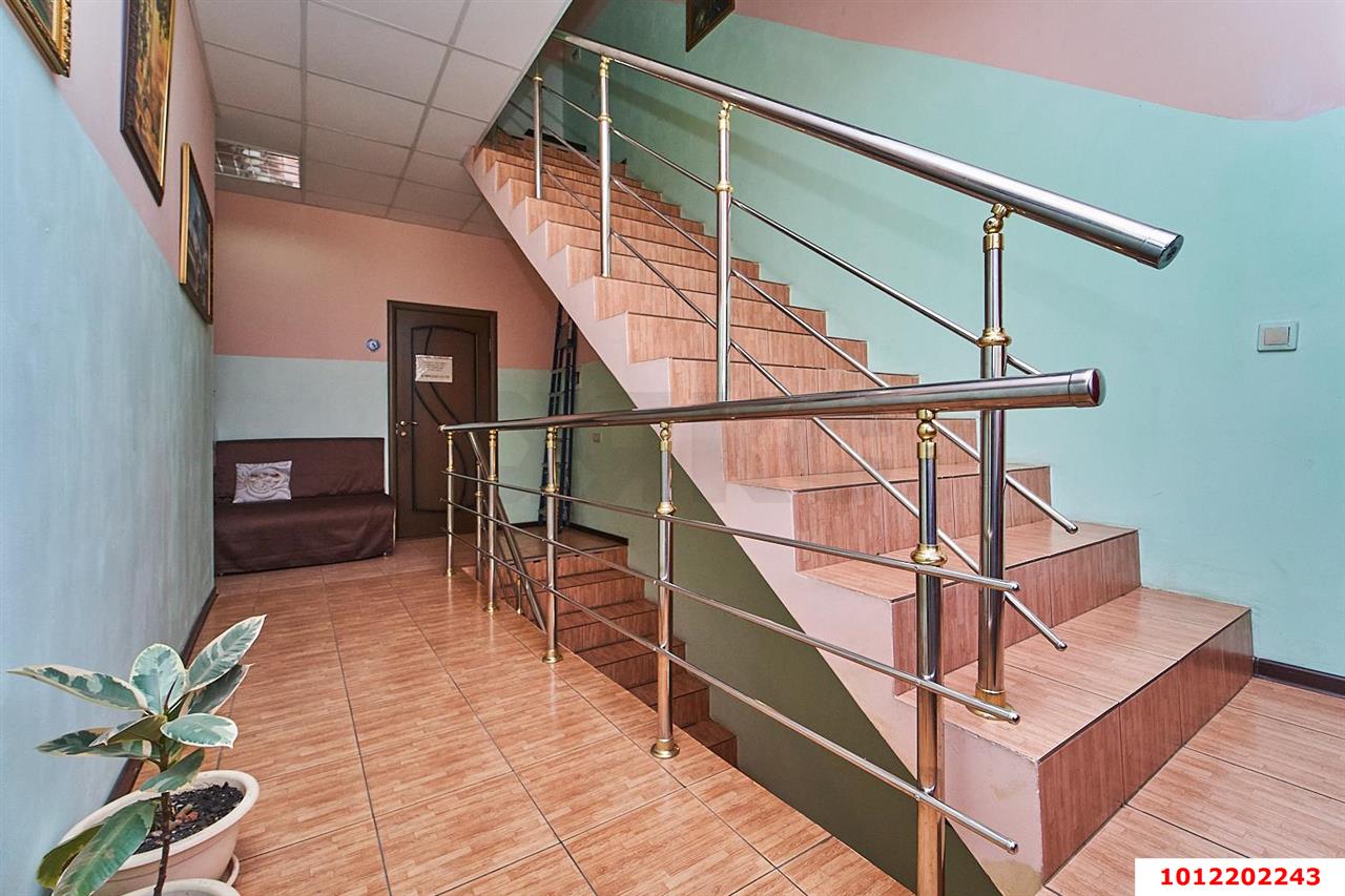 Фото №14: Отдельное здание 550&nbsp;м², 1/3&nbsp;эт. - Краснодар, Прикубанский внутригородской округ, мкр. Школьный, ул. Школьная, 42