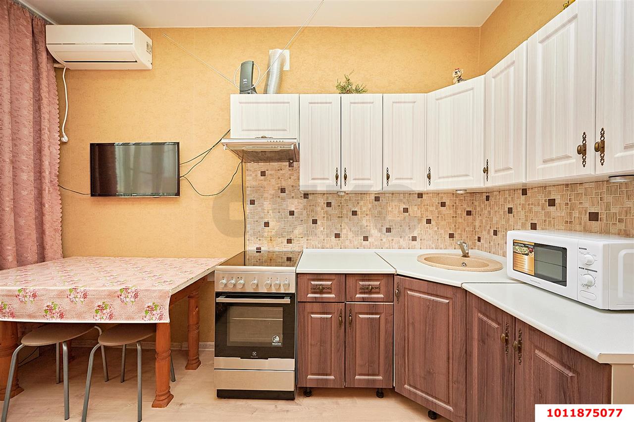 Фото №3: 1-комнатная квартира 36&nbsp;м², 3/4&nbsp;эт. - Краснодар, Прикубанский внутригородской округ, Калинино, мкр. Завод Радиоизмерительных Приборов, ул. 1 Мая, 556/1
