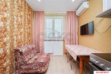 Фото №1: 1-комнатная квартира 36 м², 3/4 эт. - Краснодар, мкр. Завод Радиоизмерительных Приборов, ул. 1 Мая, 556/1