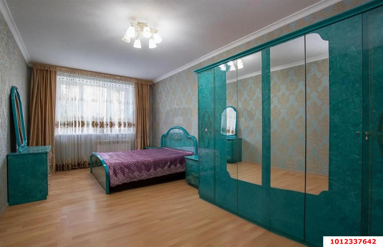 Фото №1: 3-комнатная квартира 112&nbsp;м², 1/10&nbsp;эт. - Краснодар, Прикубанский внутригородской округ, мкр. Краевая Клиническая Больница, ул. Черкасская, 55