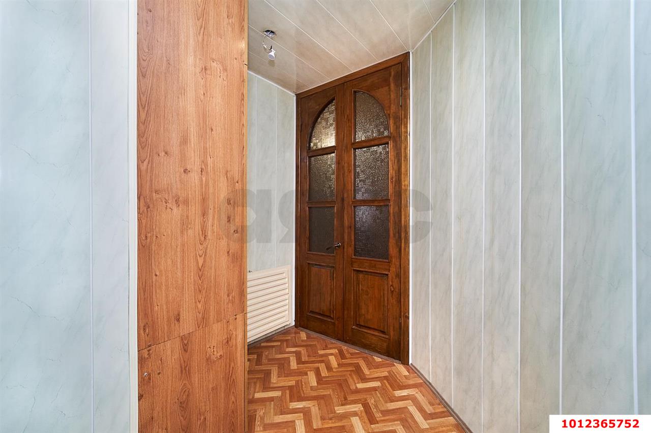 Фото №10: 2-комнатная квартира 45&nbsp;м², 2/2&nbsp;эт. - Краснодар, Центральный внутригородской округ, мкр. Центральный, ул. Коммунаров, 74