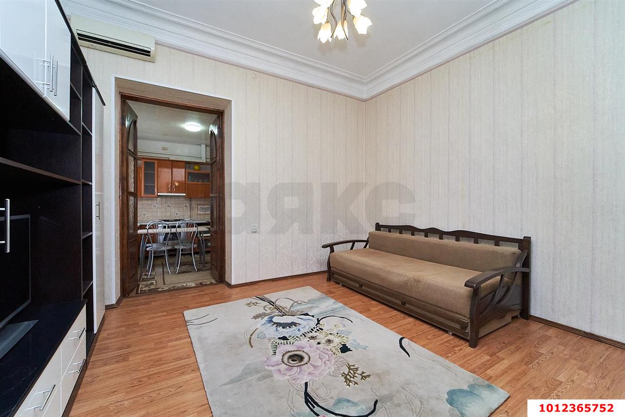 Фото №3: 2-комнатная квартира 45&nbsp;м², 2/2&nbsp;эт. - Краснодар, Центральный внутригородской округ, мкр. Центральный, ул. Коммунаров, 74