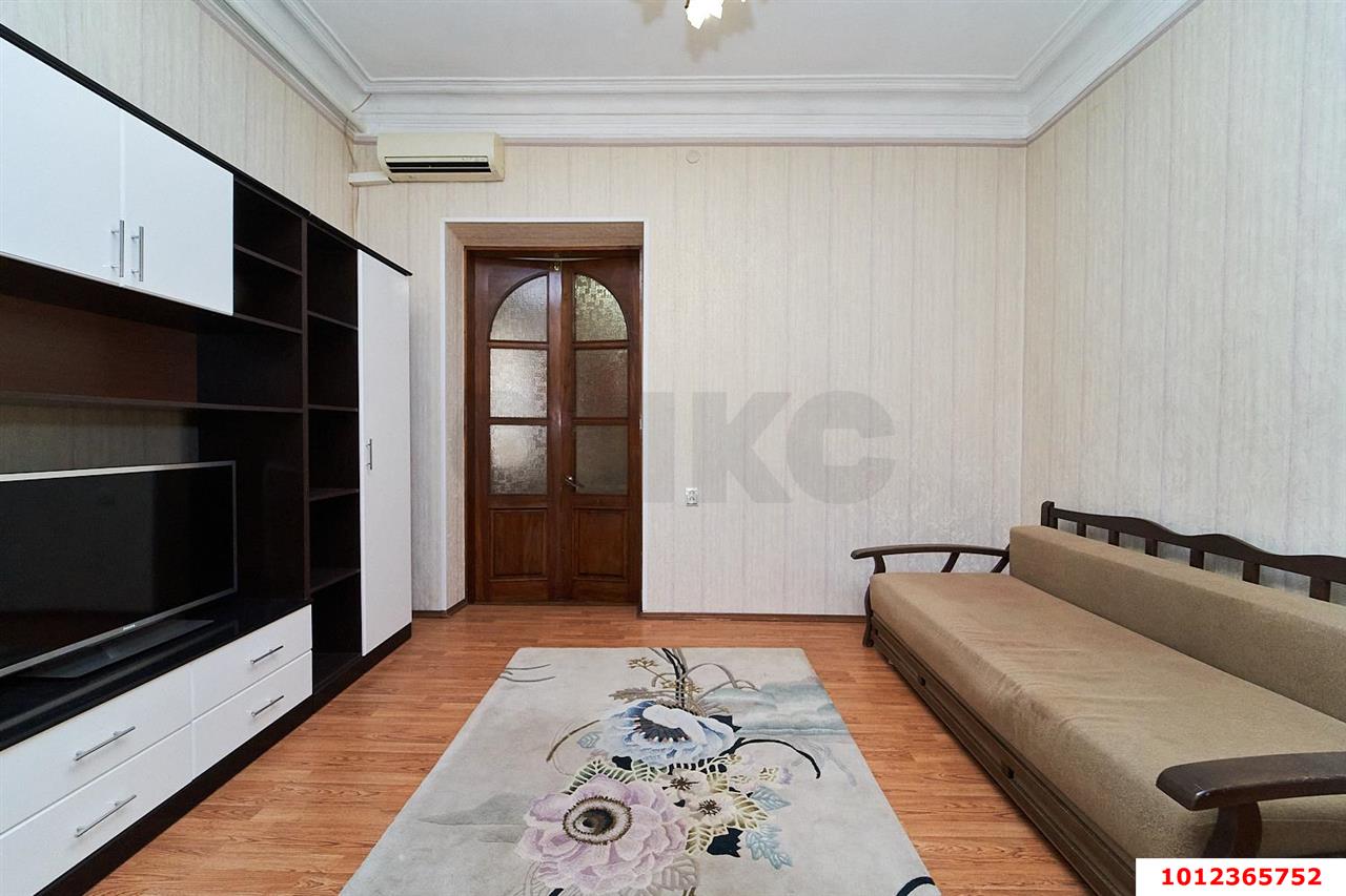 Фото №6: 2-комнатная квартира 45&nbsp;м², 2/2&nbsp;эт. - Краснодар, Центральный внутригородской округ, мкр. Центральный, ул. Коммунаров, 74