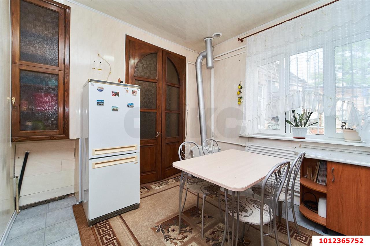 Фото №2: 2-комнатная квартира 45&nbsp;м², 2/2&nbsp;эт. - Краснодар, Центральный внутригородской округ, мкр. Центральный, ул. Коммунаров, 74