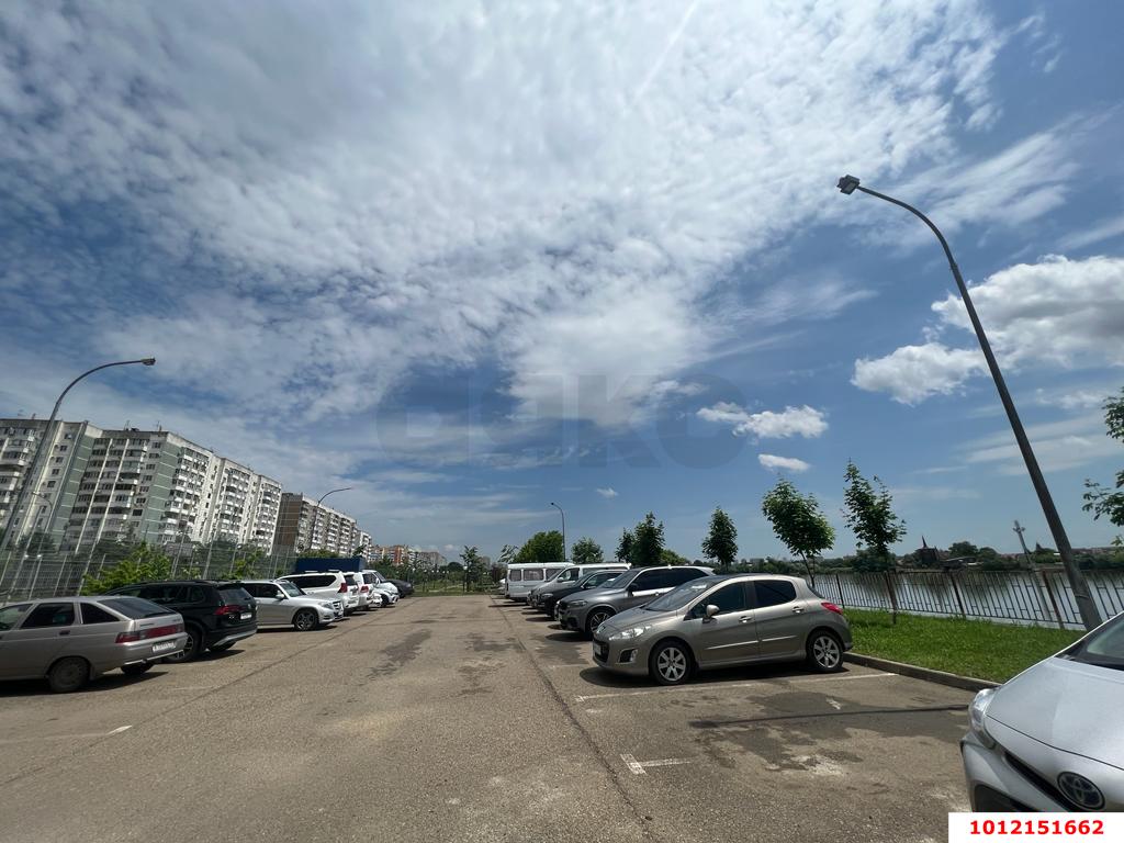 Фото №3: Торговое помещение 140&nbsp;м², 22&nbsp;эт. - Краснодар, Западный внутригородской округ, мкр. Юбилейный, ул. Рождественская набережная, 4