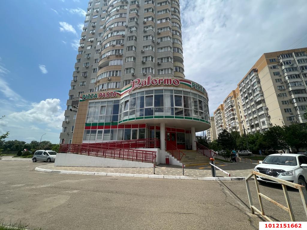 Фото №4: Торговое помещение 140&nbsp;м², 22&nbsp;эт. - Краснодар, Западный внутригородской округ, мкр. Юбилейный, ул. Рождественская набережная, 4