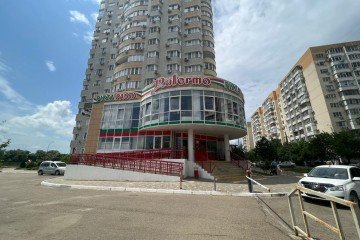 Фото №4: Торговое помещение 140 м² - Краснодар, мкр. Юбилейный, ул. Рождественская набережная, 4