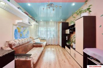 Фото №1: 2-комнатная квартира 56 м², 6/6 эт. - Краснодар, мкр. Музыкальный, ул. имени Сергея Есенина, 94