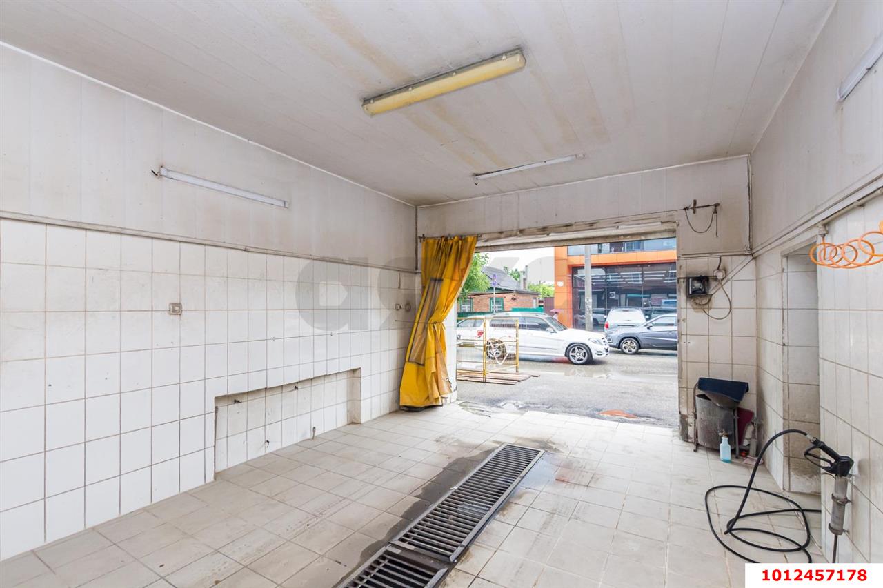 Фото №7: Торговое помещение 488&nbsp;м², 1/3&nbsp;эт. - Краснодар, Прикубанский внутригородской округ, мкр. Табачная Фабрика, ул. 1 Мая, 38
