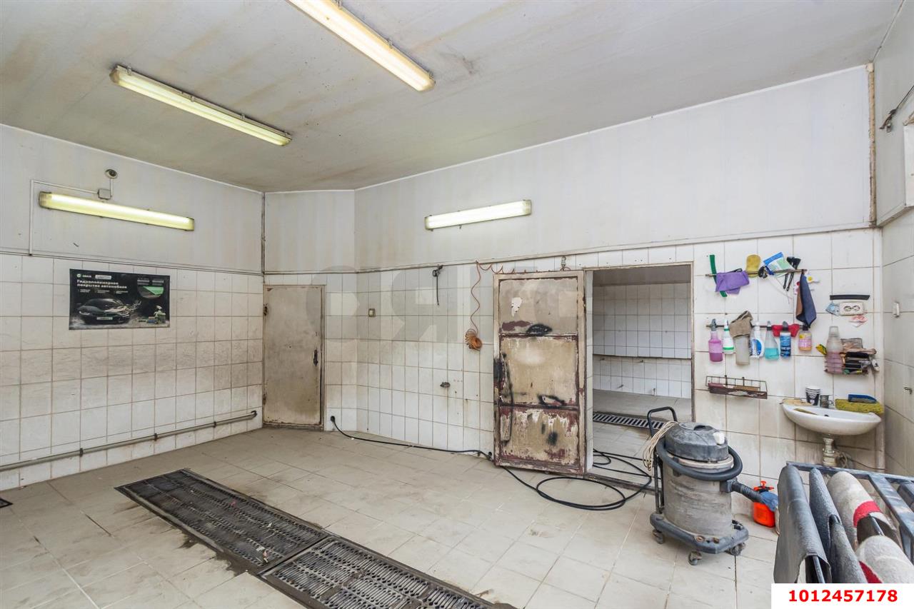 Фото №8: Торговое помещение 488&nbsp;м², 1/3&nbsp;эт. - Краснодар, Прикубанский внутригородской округ, мкр. Табачная Фабрика, ул. 1 Мая, 38