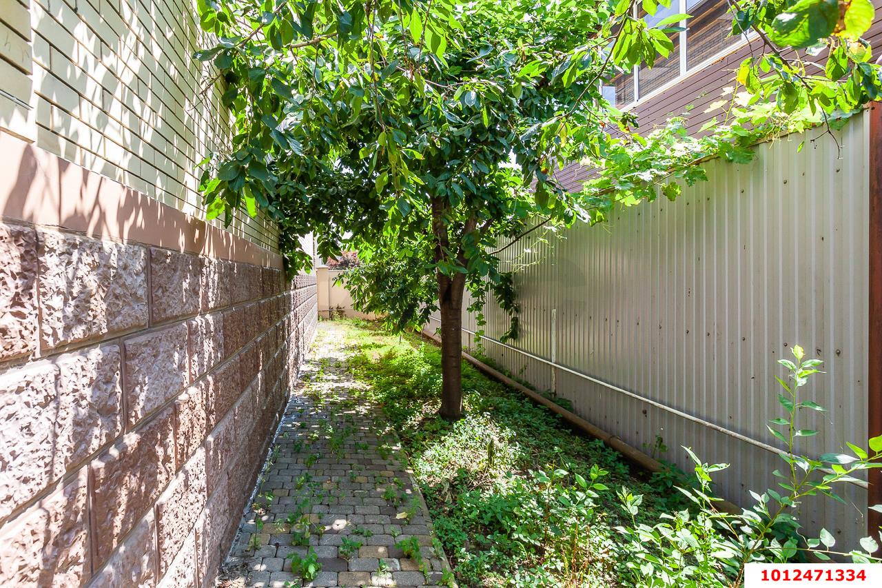 Фото №6: Дом 350&nbsp;м² + 8&nbsp;сот., 2&nbsp;эт. - Краснодар, Прикубанский внутригородской округ, Калинино, мкр. имени Петра Метальникова, ул. Защитников Отечества