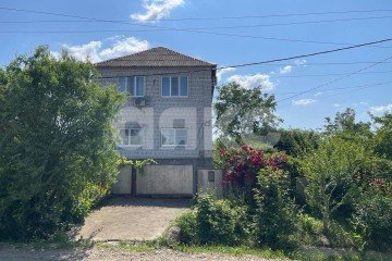 Фото №1: Дом 214 м² + 7 сот., 2 эт. - Горячий Ключ, мкр. Курортная Зона, ул. Берёзовая
