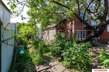 Фото №1: Часть дома 129 м² + 8 сот., 2 эт. - Краснодар, мкр. Центральный, ул. Будённого, 274